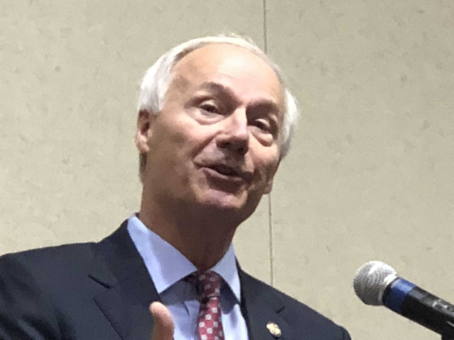 Arkansas Gov. Asa Hutchinson talks about agriculture and technology Thursday at a law conference focusing on those topics. (DTN photo by Chris Clayton)